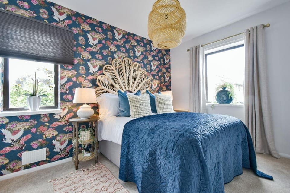 Photo of the whole room, Bedroom