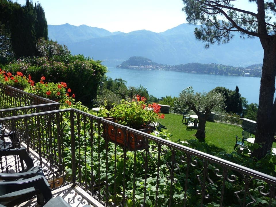 Balcony/Terrace, Garden view, Lake view