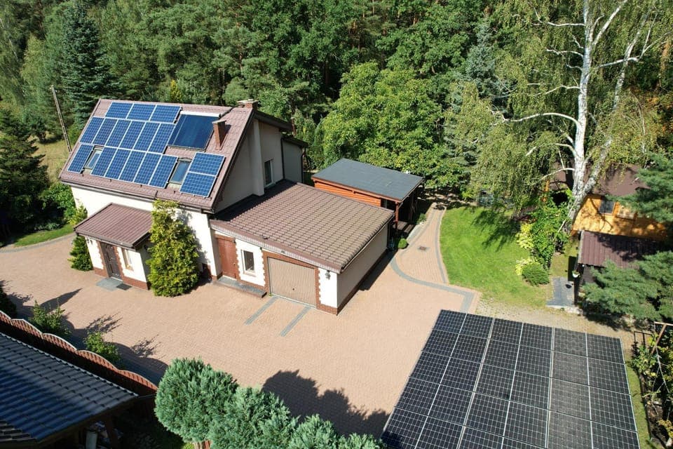Property building, Bird's eye view, Garden view