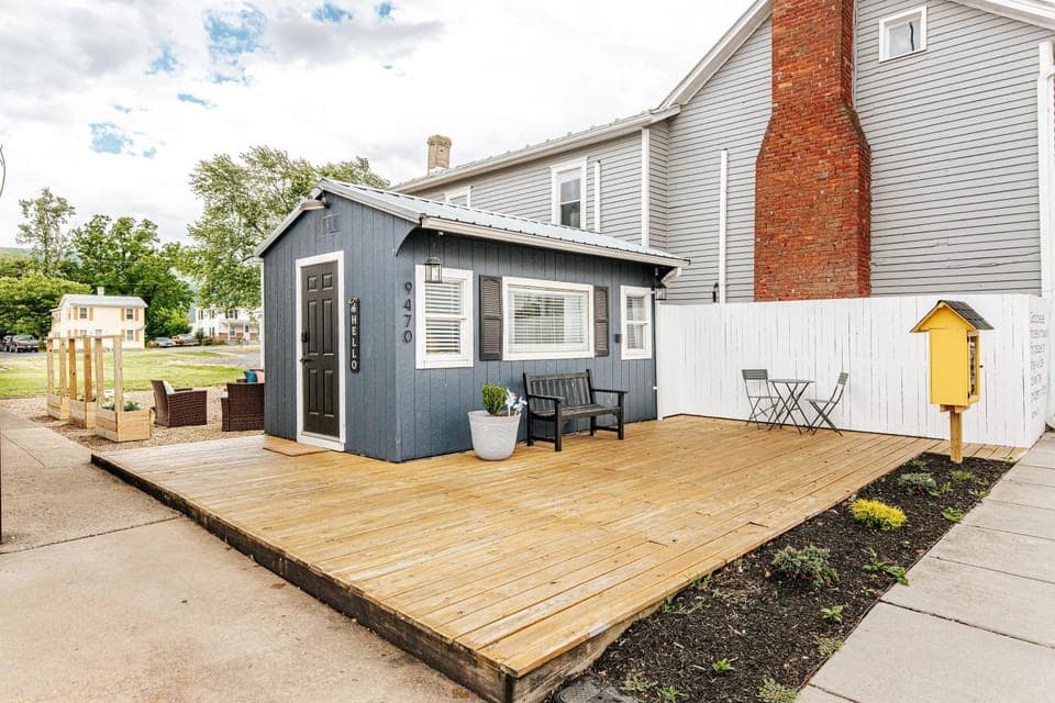 Property building, Patio, Day, Garden, Garden, Other, Dining area, Street view, Street view, Quiet street view