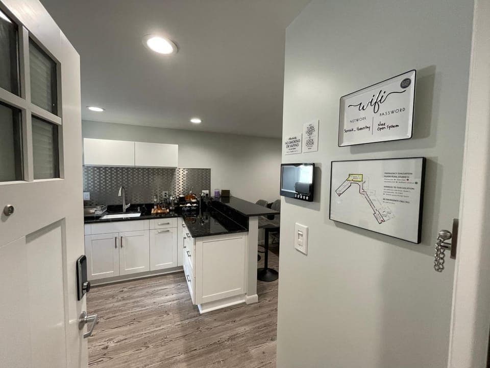 Kitchen or kitchenette