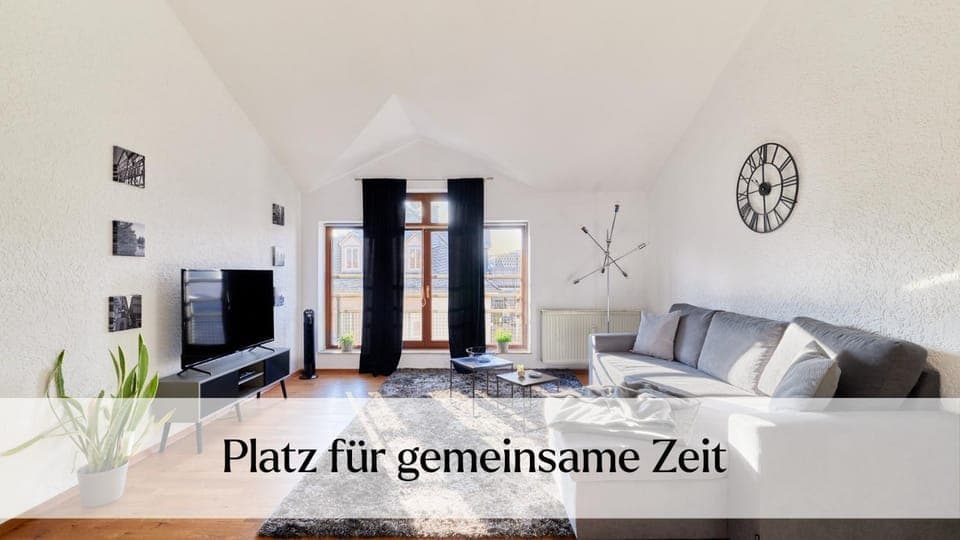 TV and multimedia, Living room, Seating area, heating, internet