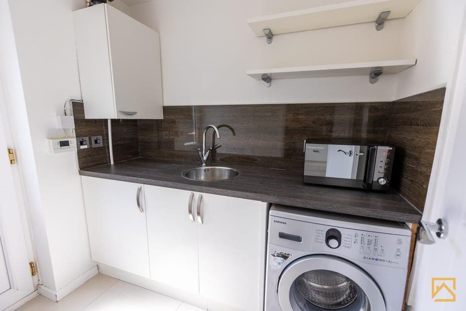 Kitchen or kitchenette, kitchen, kitchen