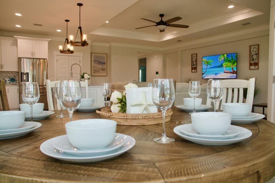 Dining area, Dinner, kitchen