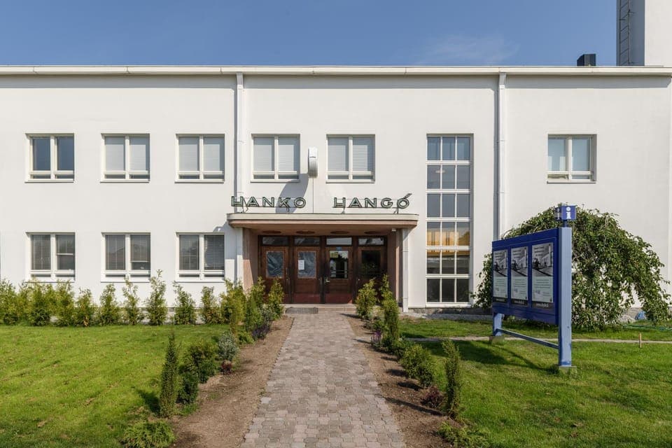 Property building, Facade/entrance, Day, Garden