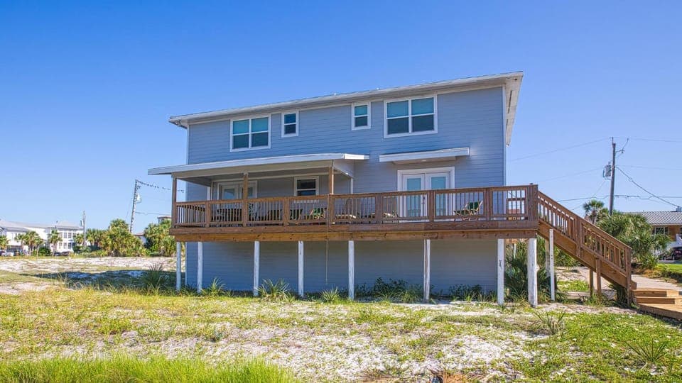 The Back Porch - Is a relaxing 4 bedroom 3 bathroom House on Holiday Isle House in Destin