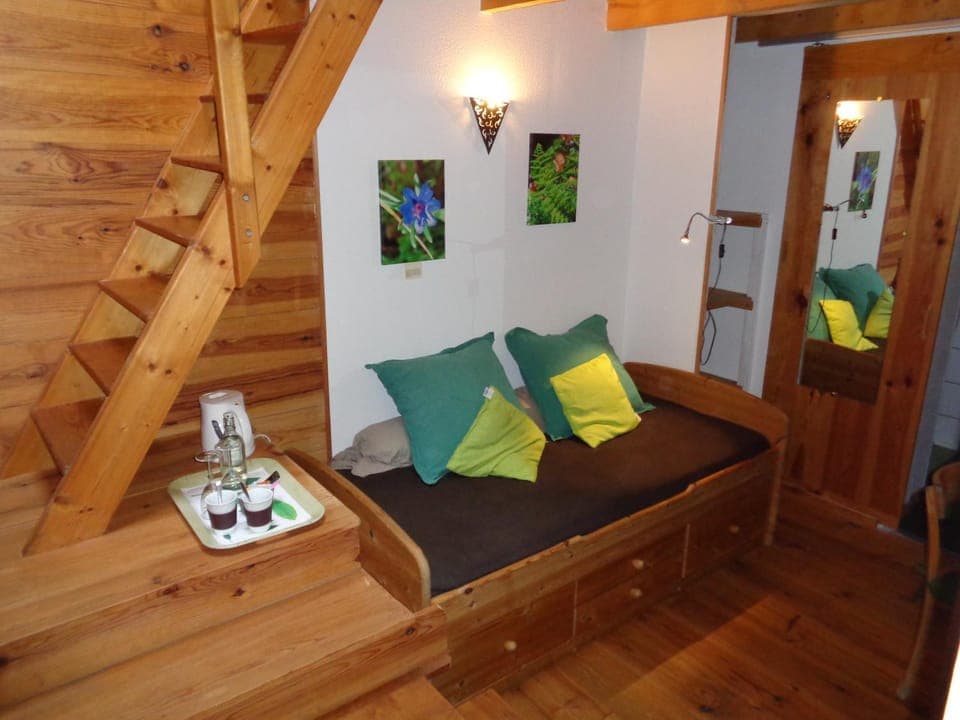 Coffee/tea facilities, Seating area