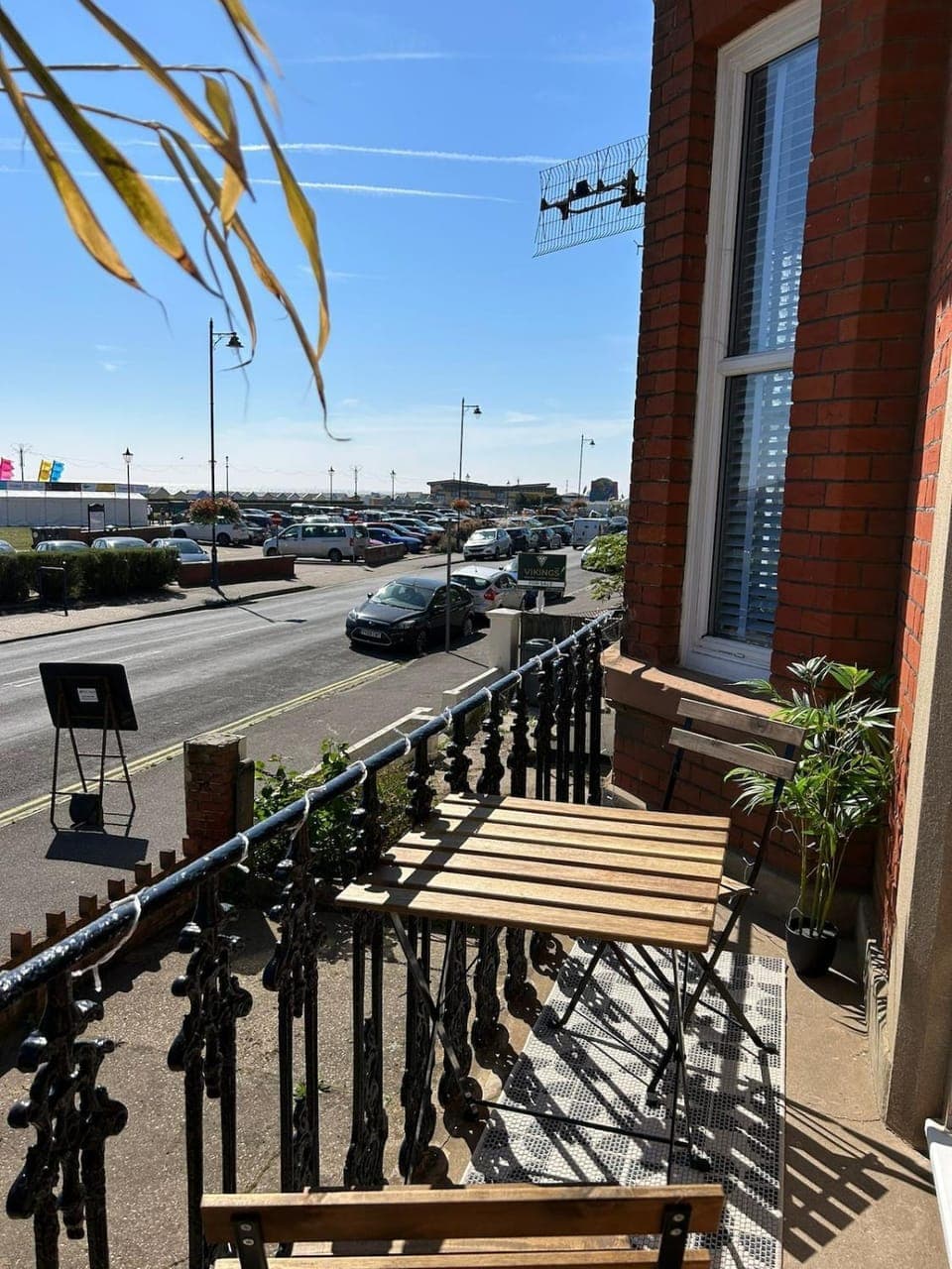Property building, View (from property/room), Balcony/Terrace, Street view