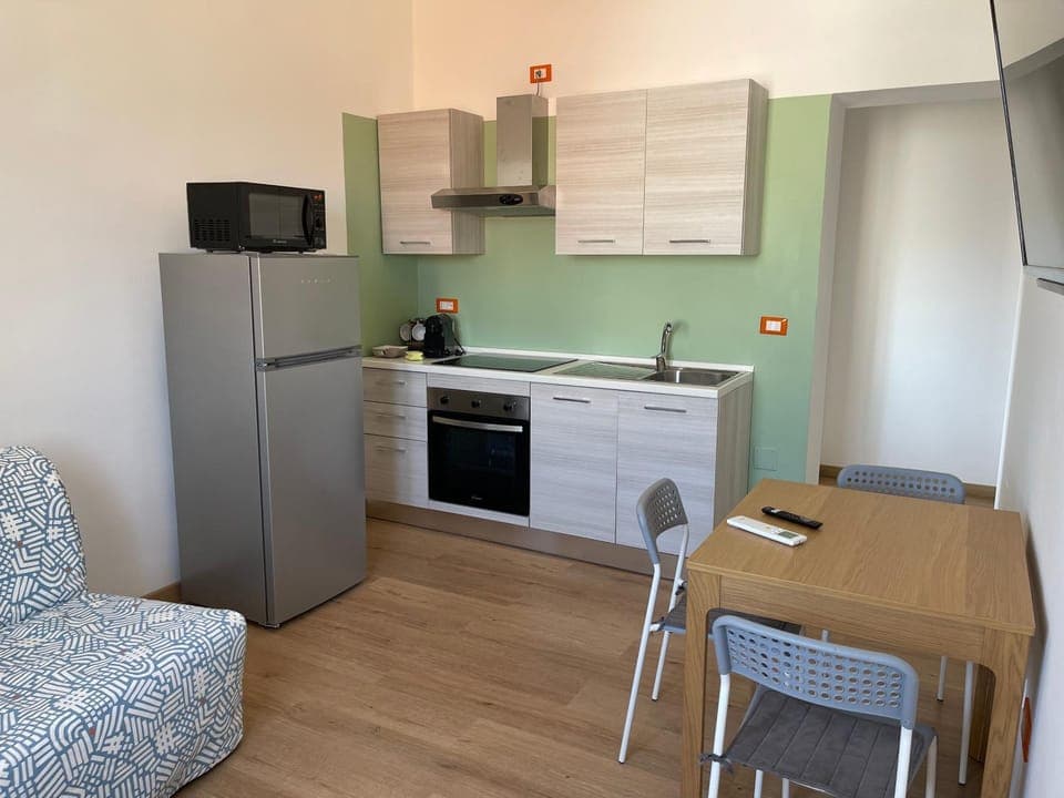 Kitchen or kitchenette, Dining area, dishwasher, oven, stove