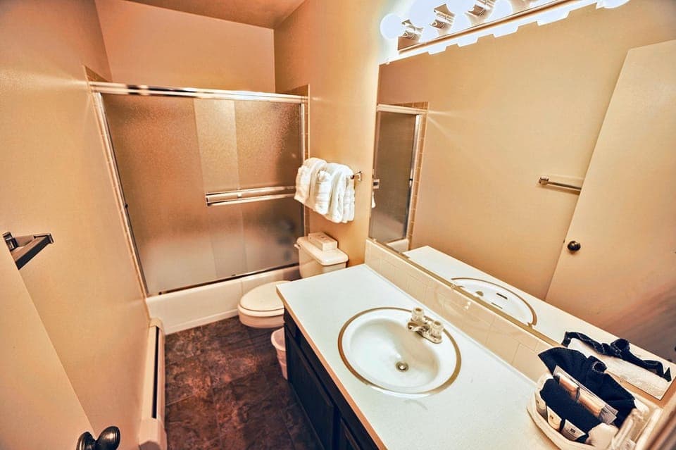 Shower, Toilet, Bathroom