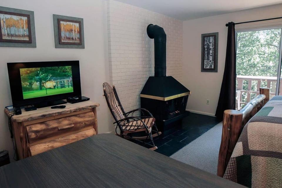 Bed, TV and multimedia