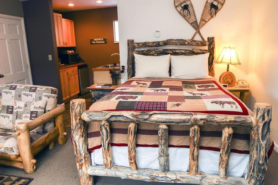Fawn Valley Inn- 256 apts Apartment in Estes Park