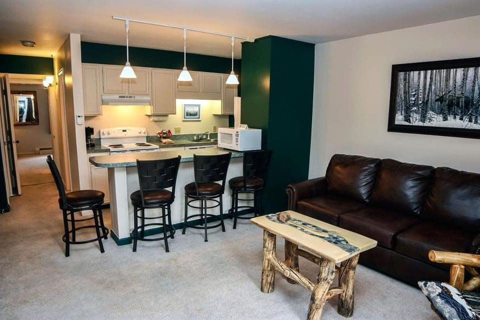 Kitchen or kitchenette, Living room