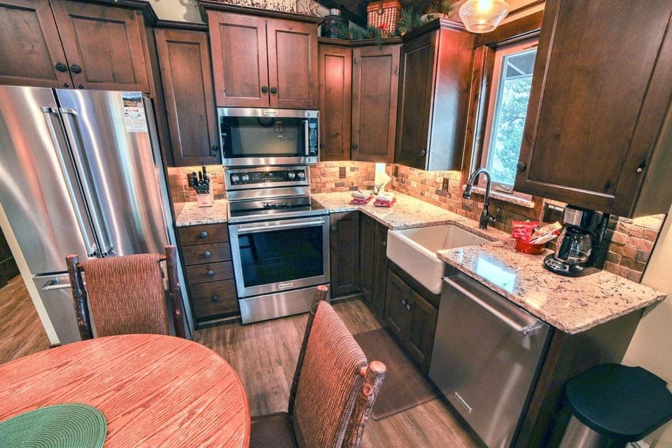 Kitchen or kitchenette