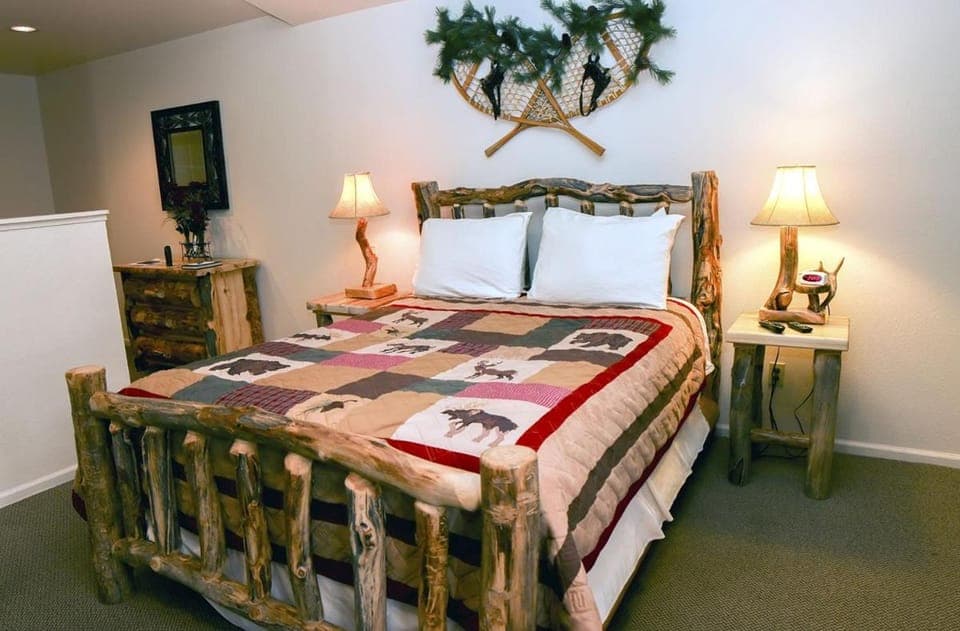 Fawn Valley Inn- 101 condo Apartment in Estes Park