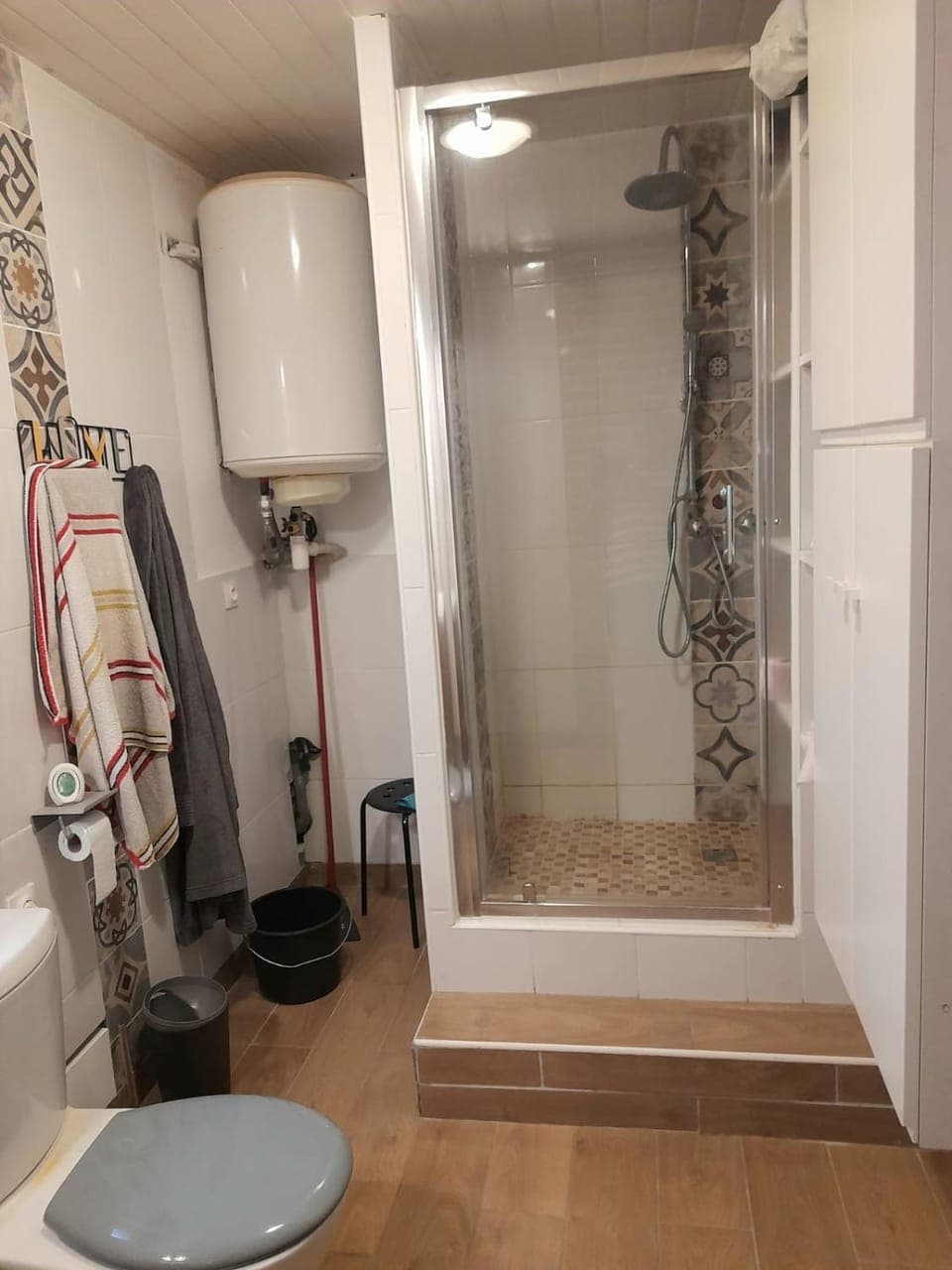 Shower, Toilet, Bathroom