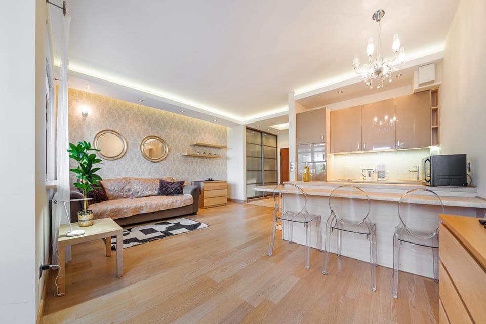 Kitchen or kitchenette, Living room, Seating area, Dining area