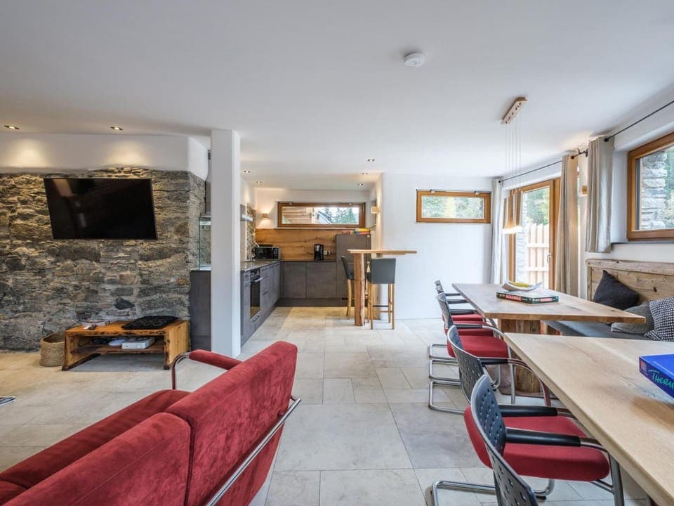 Communal lounge/ TV room, Lounge or bar, Communal kitchen, Meeting/conference room