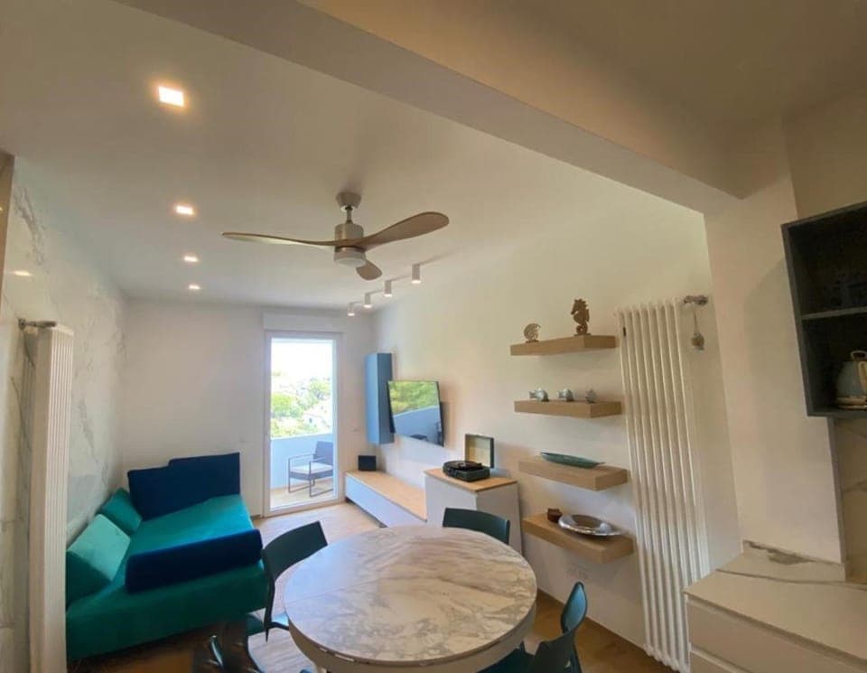 TV and multimedia, Living room, Dining area