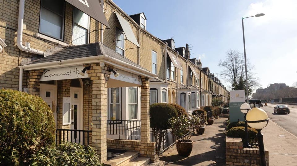 Property building, Patio, Facade/entrance, Neighbourhood