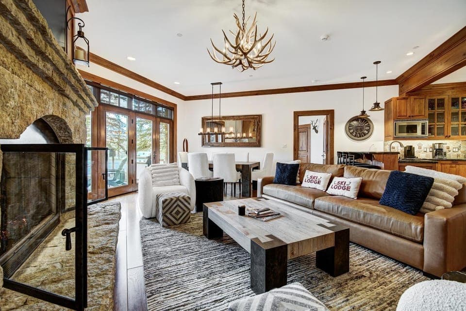 Ski-in Ski-out 1 BdrDen in exclusive Horizon Pass Apartment in Avon