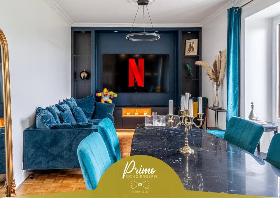 Property building, Seating area