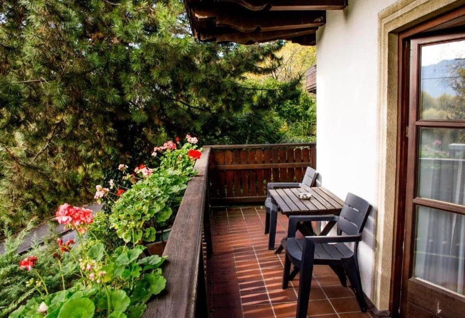 Garden, Balcony/Terrace