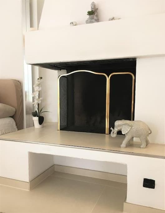 Living room, Decorative detail, flat iron