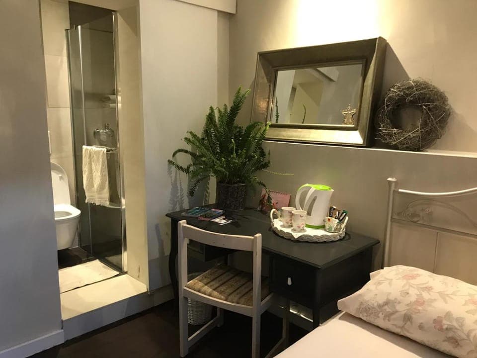 Bed, Bathroom, Coffee/tea facilities, Bedroom