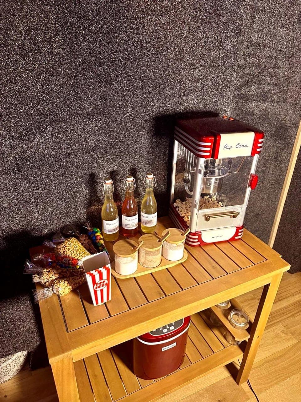 TV and multimedia, Evening entertainment, Entertainment