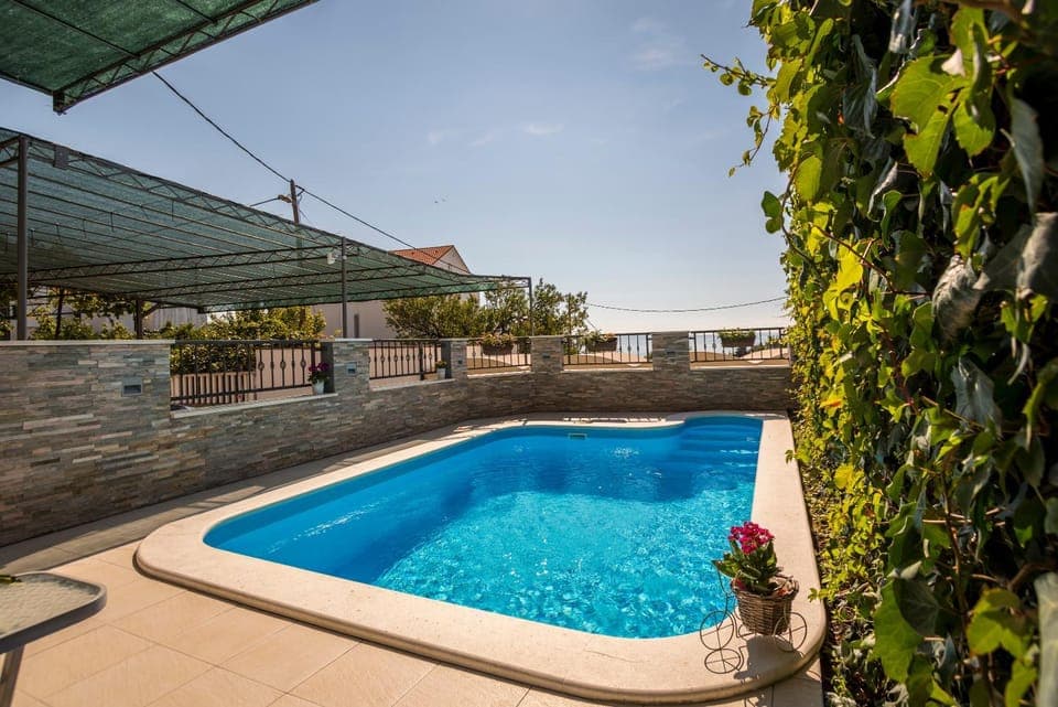 Day, Autumn, On site, Pool view, Swimming pool