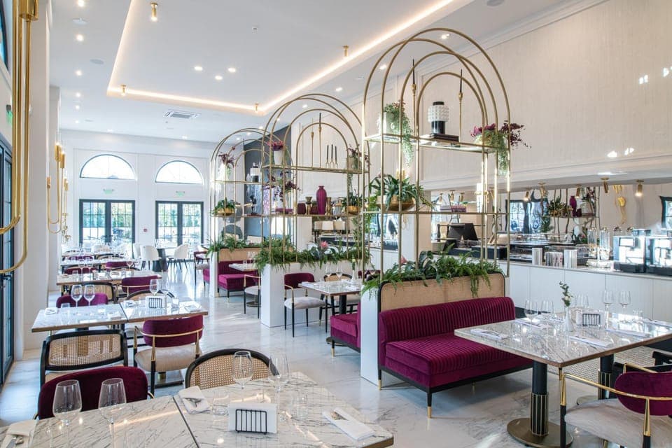 Restaurant/places to eat, Seating area