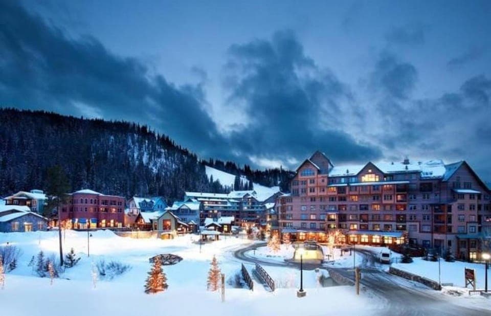 Ski-In Granby Getaway Villa in Granby