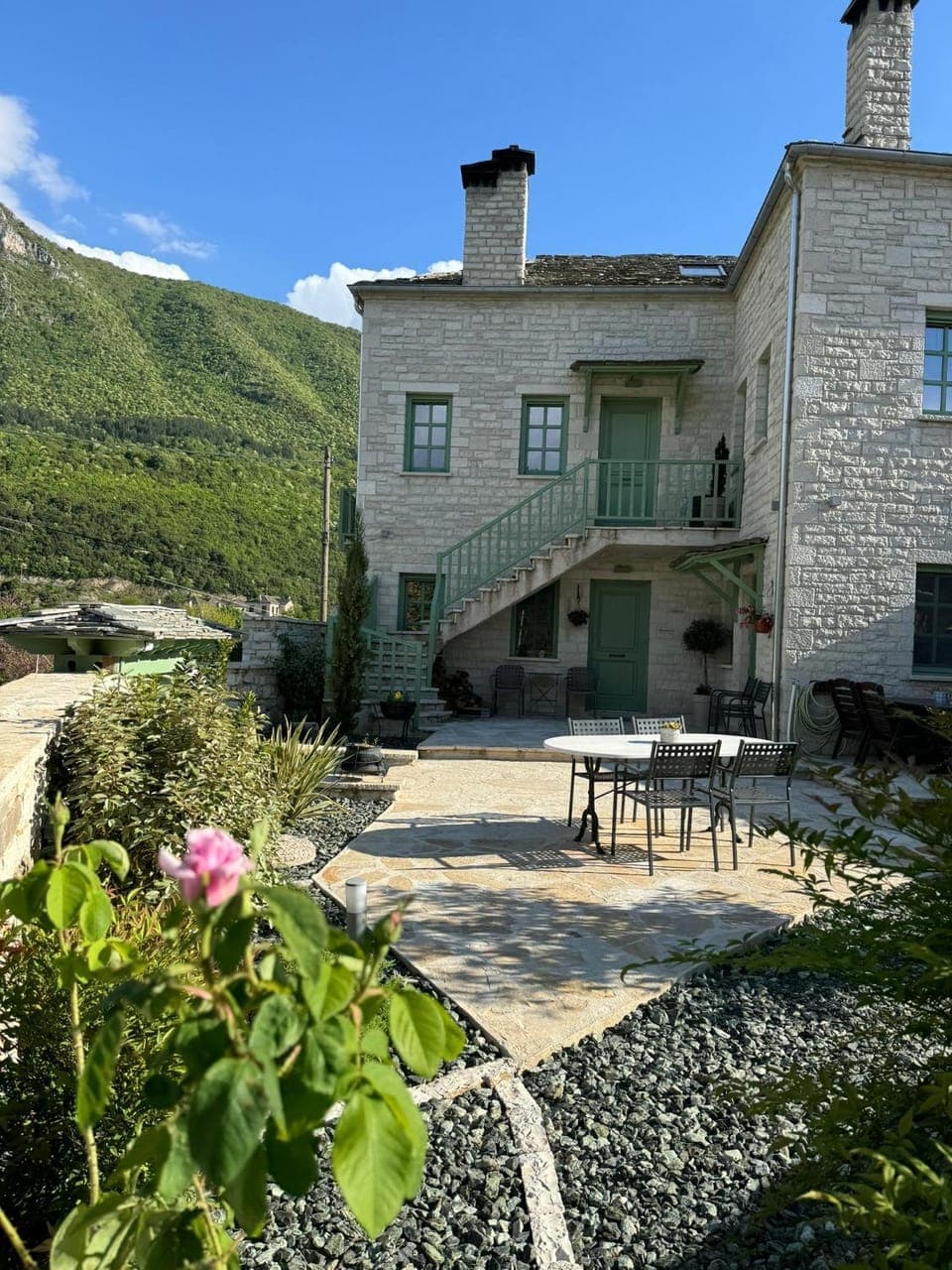Property building, Spring, Day, Garden, Garden view, Mountain view