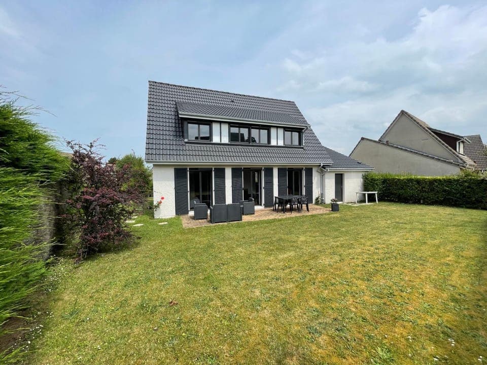 Property building, Garden view