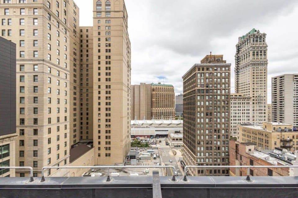City view, Location