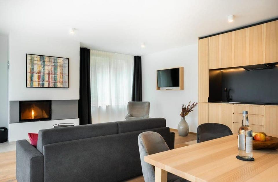 Living room, Seating area, fireplace