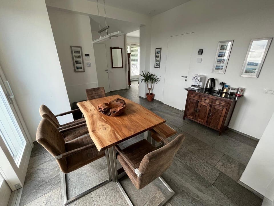 Coffee/tea facilities, Dining area