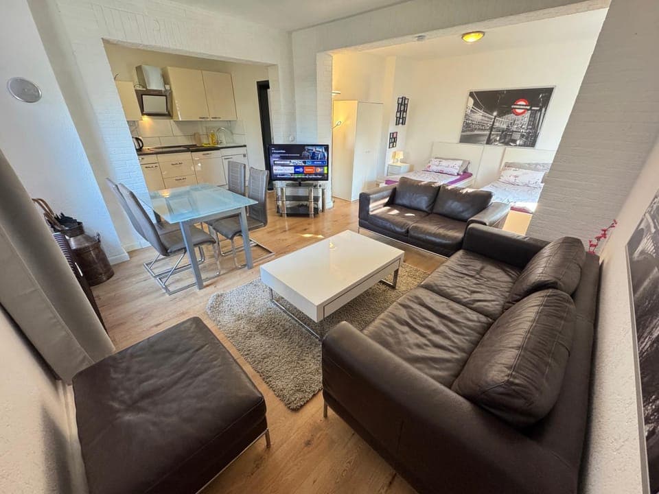 Communal lounge/ TV room, Evening entertainment