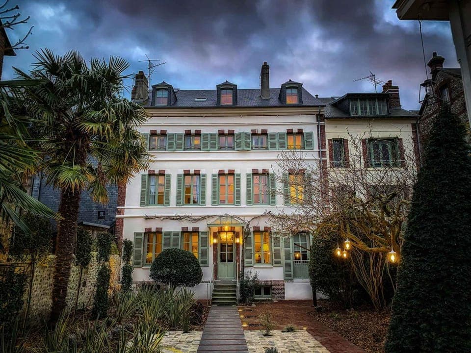 Property building, View (from property/room), Balcony/Terrace