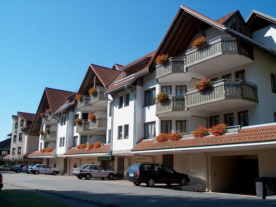 Property building, Neighbourhood