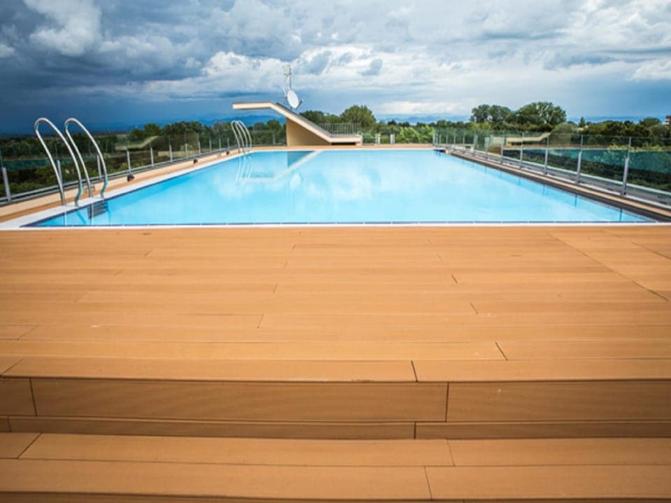 Swimming pool, Swimming pool