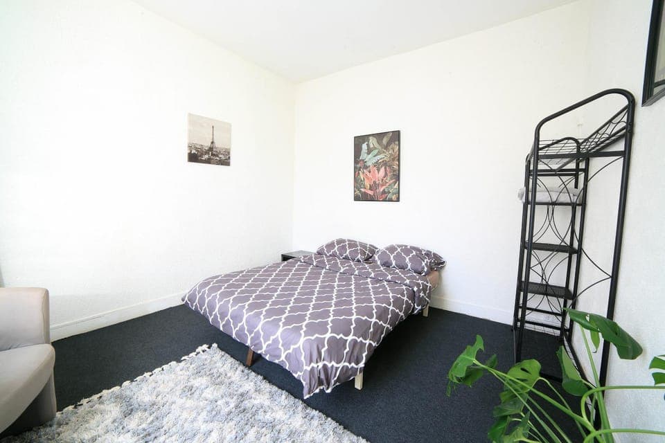 Bed, Photo of the whole room, Bedroom