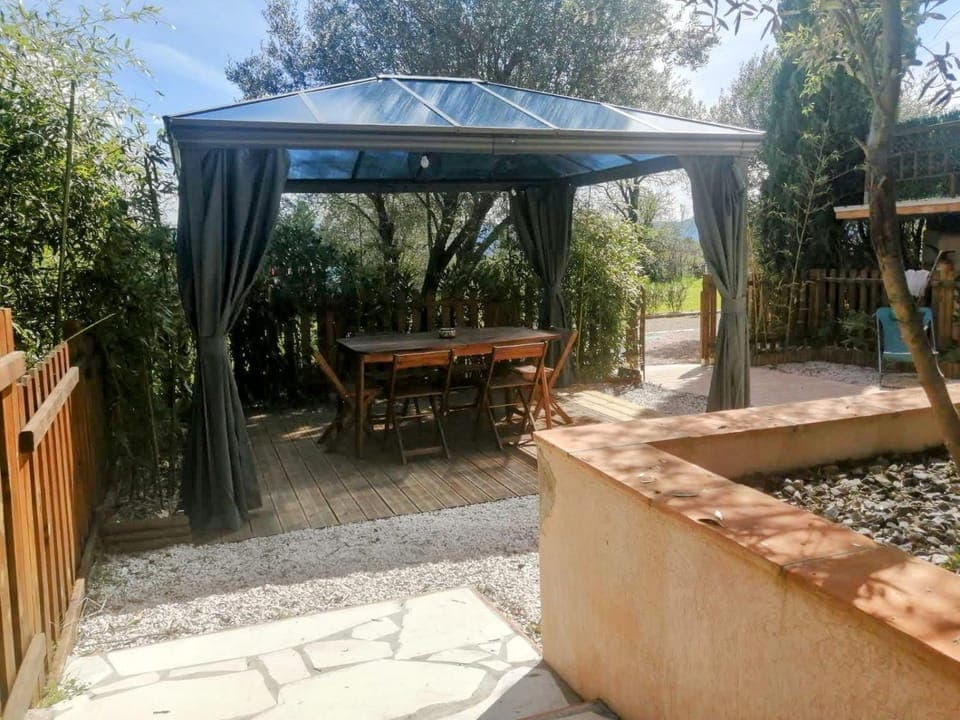 Garden, Garden, Balcony/Terrace, Dining area