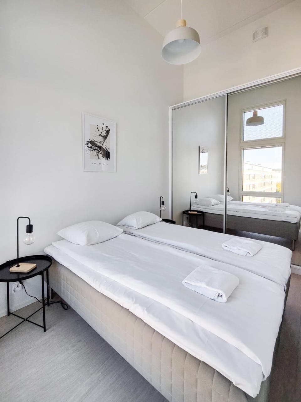 Bed, Bedroom, towels