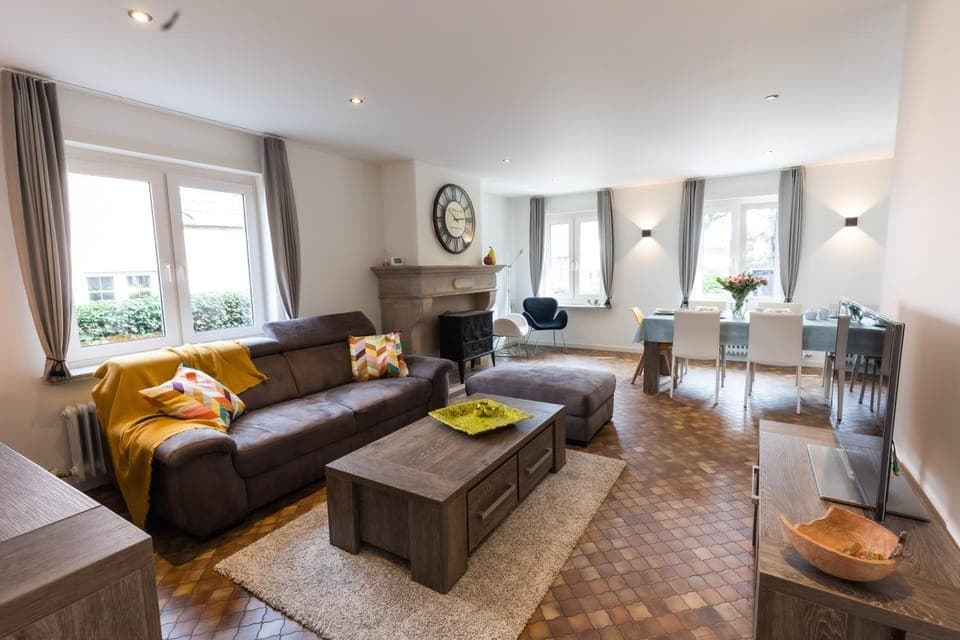 Living room, Seating area