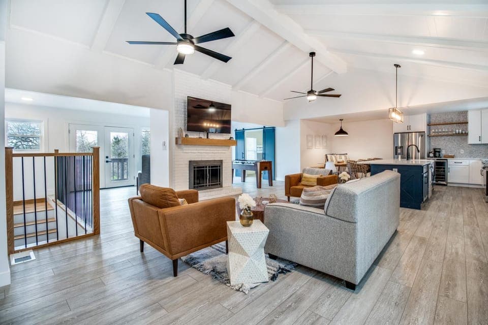 TV and multimedia, Kitchen or kitchenette, Living room, Seating area, Dining area, dishwasher, fireplace, minibar, oven, pet friendly, stove