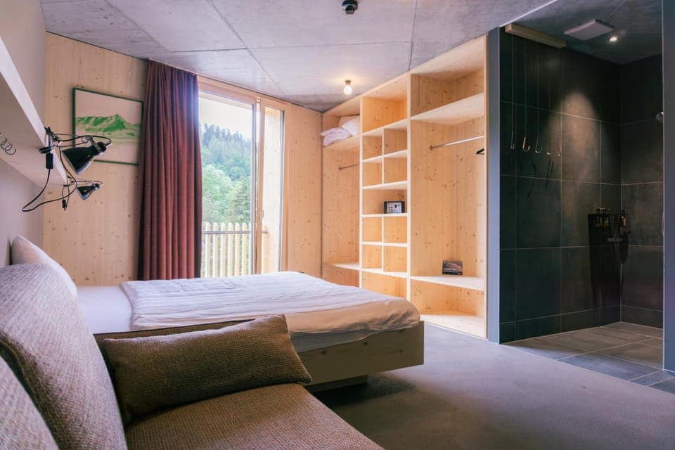 Photo of the whole room, Bedroom, room service