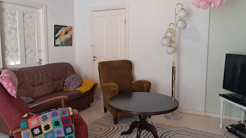 TV and multimedia, Living room, Seating area