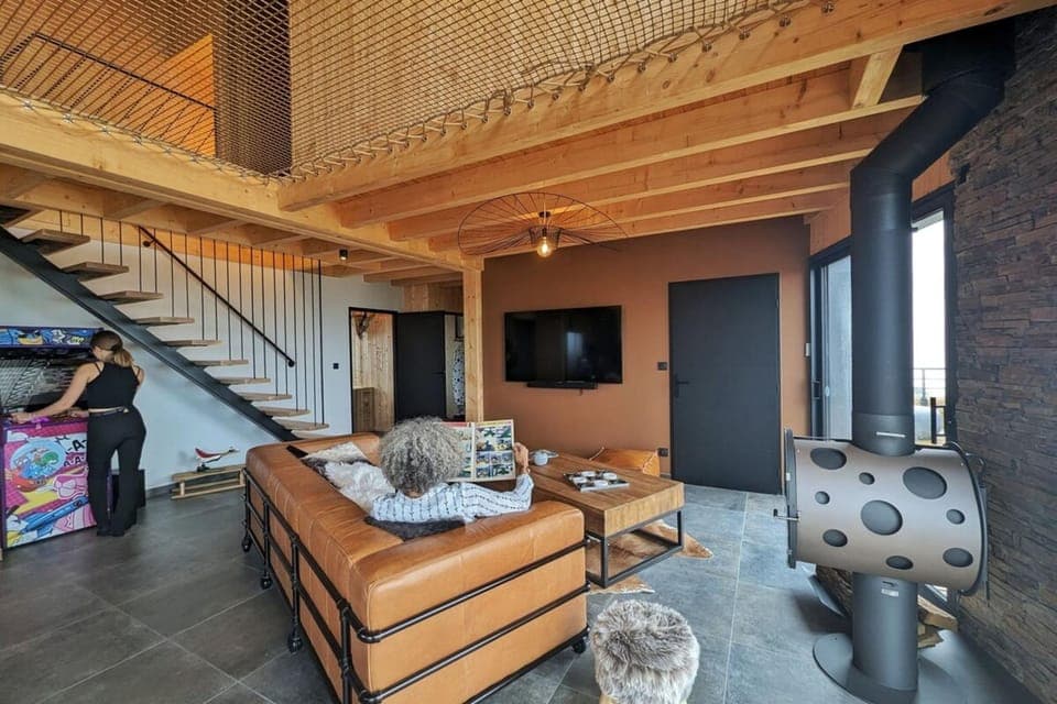 Communal lounge/ TV room, TV and multimedia, Living room, Seating area